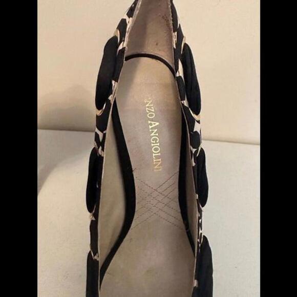 Enzo Angiolini high heels with black and white design, bow, and peep toe - Picture 2 of 4